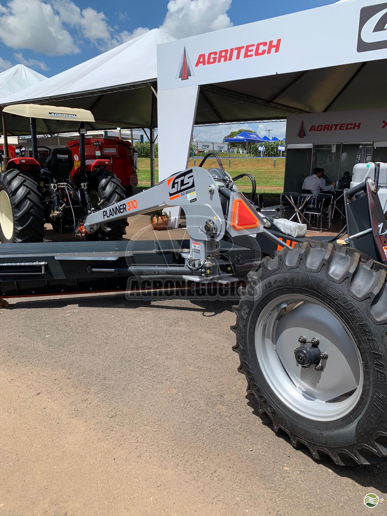 IMPLEMENTOS AGRICOLAS PLAINA NIVELADORA PLAINA DE ARRASTO VR Agronegócios ARAXA MINAS GERAIS MG